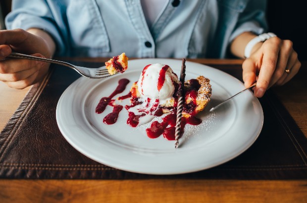 Reward: Become an Insider and win! –  VOGUE Cafe Bar Εστιατόριο Κάλαμος